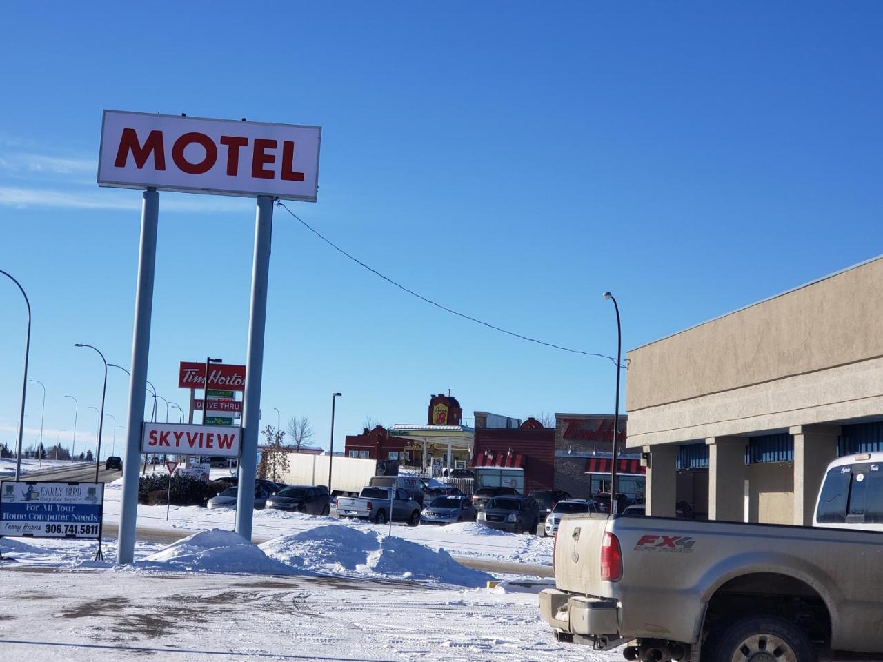 Skyview Swift Current Hotel Exterior photo