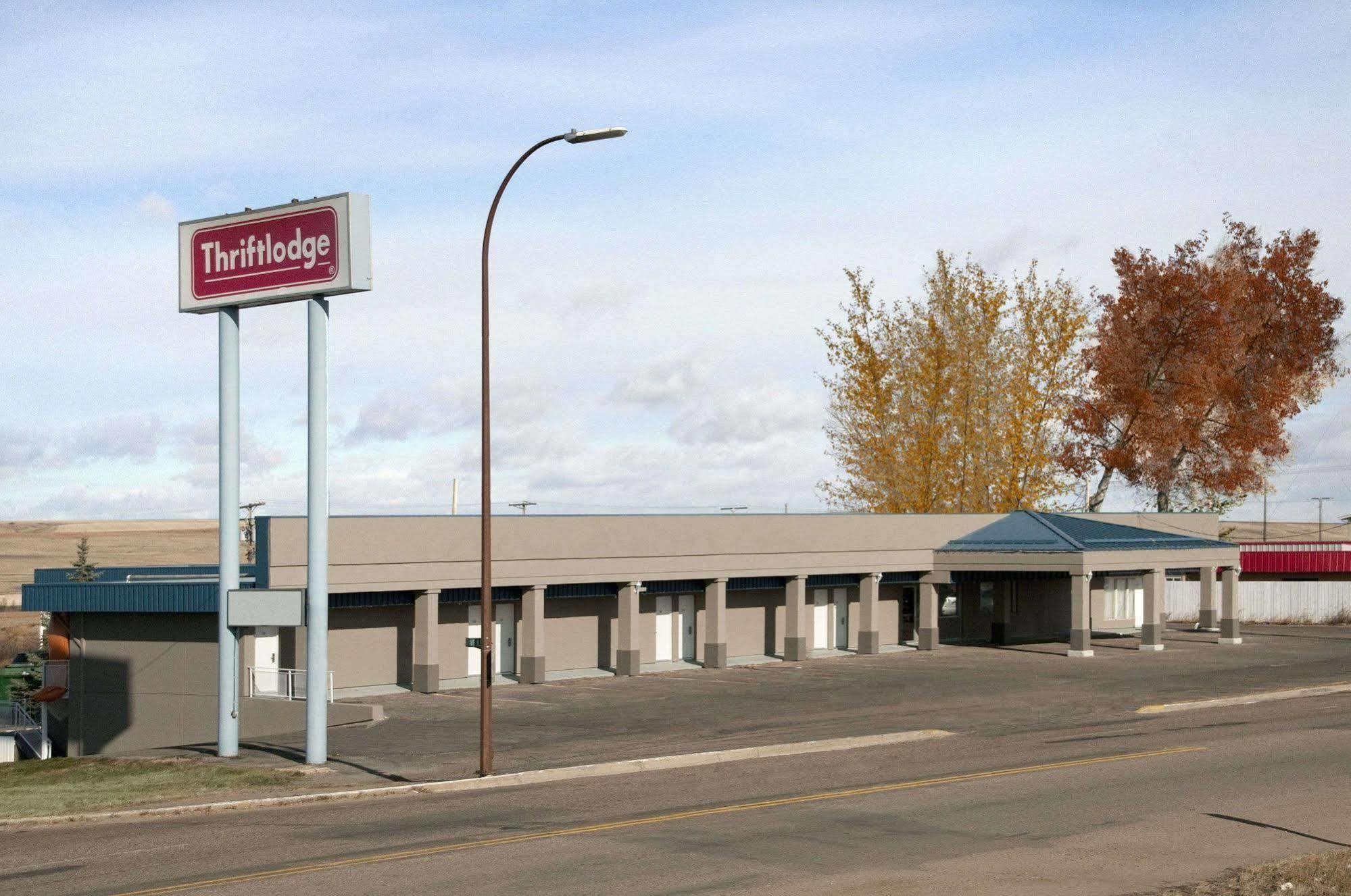 Skyview Swift Current Hotel Exterior photo